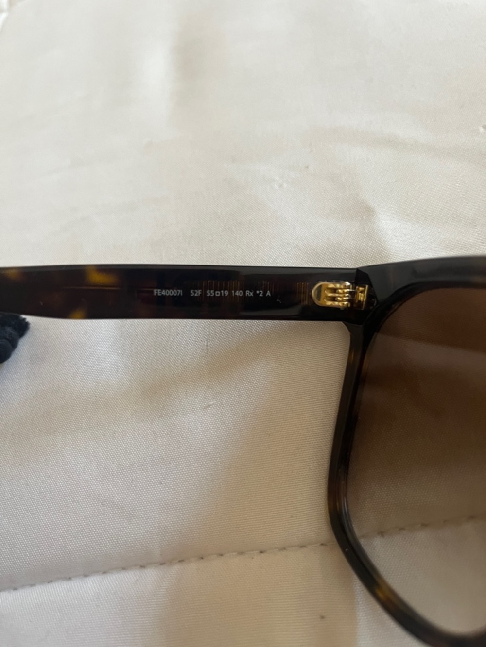 Fendi Tortoise Shell Oversized Sunglasses with Brown Gradient Lenses - Picture 5 of 8